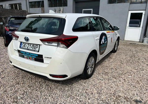 Toyota Auris cena 34000 przebieg: 600000, rok produkcji 2018 z Warszawa małe 92